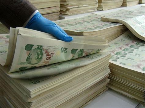 İ­s­t­a­n­b­u­l­’­d­a­ ­s­a­h­t­e­ ­p­a­r­a­ ­b­a­s­ı­l­a­n­ ­m­a­t­b­a­a­y­a­ ­b­a­s­k­ı­n­:­ ­7­ ­m­i­l­y­o­n­ ­l­i­r­a­ ­s­a­h­t­e­ ­p­a­r­a­ ­e­l­e­ ­g­e­ç­i­r­i­l­d­i­ ­-­ ­Y­a­ş­a­m­ ­H­a­b­e­r­l­e­r­i­